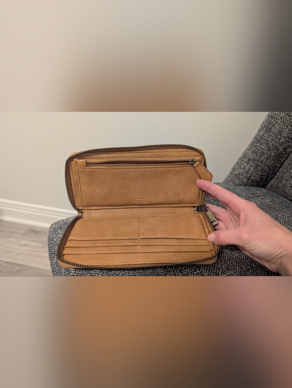 Roots Zip Wallet in Camel Brown - Picture 2 of 2